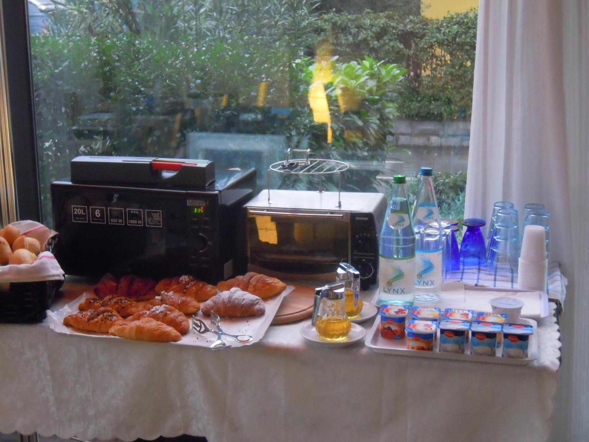 Hotel La Rosta Reggio Emilia Kültér fotó