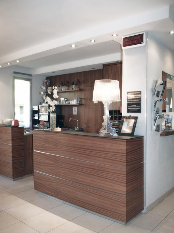 Hotel La Rosta Reggio Emilia Kültér fotó