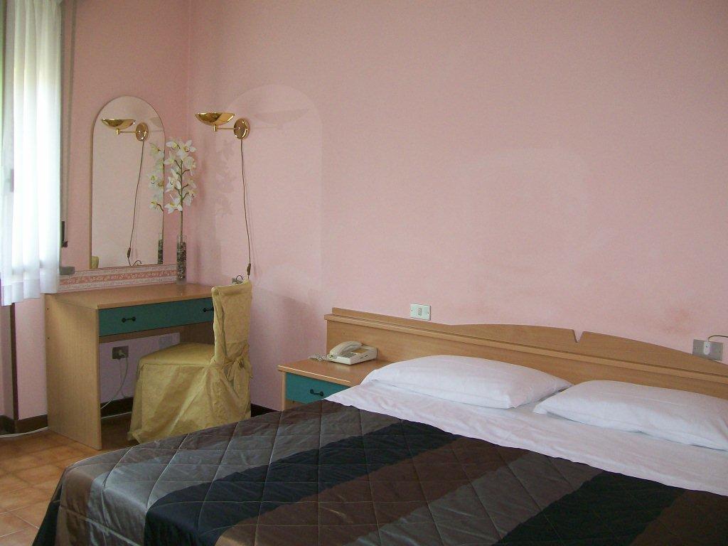 Hotel La Rosta Reggio Emilia Kültér fotó