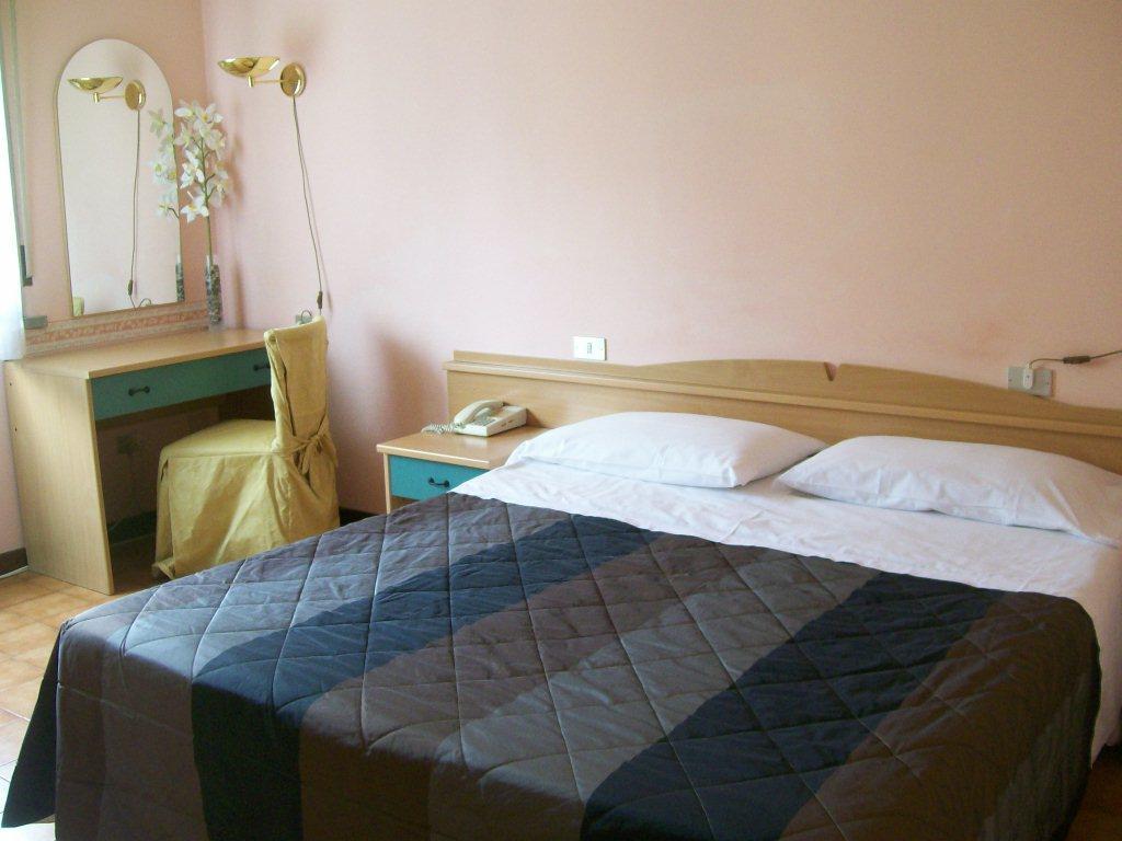 Hotel La Rosta Reggio Emilia Kültér fotó