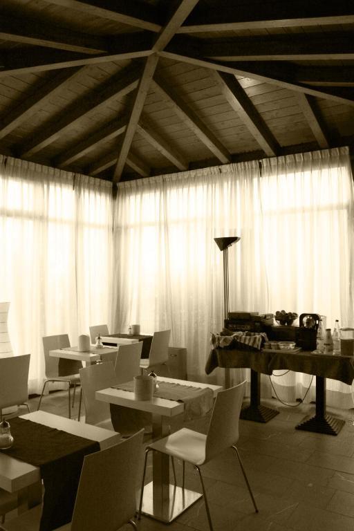 Hotel La Rosta Reggio Emilia Kültér fotó